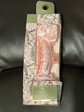 Mayim Heatless Hair Curling Set 4-Piece Satin Roller Claw Clip Scrunchies NIB